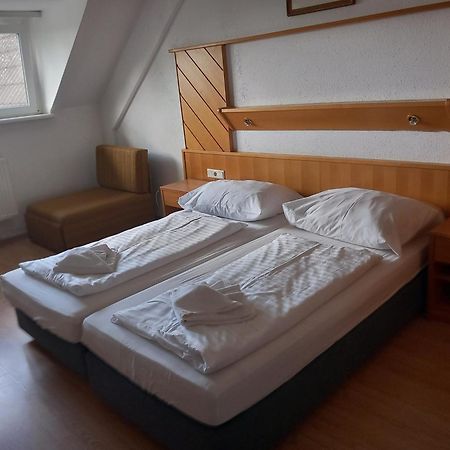 Hotel Familia Zamárdi 部屋 写真