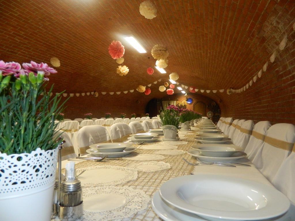 Hotel Familia Zamárdi エクステリア 写真