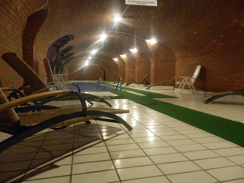 Hotel Familia Zamárdi エクステリア 写真