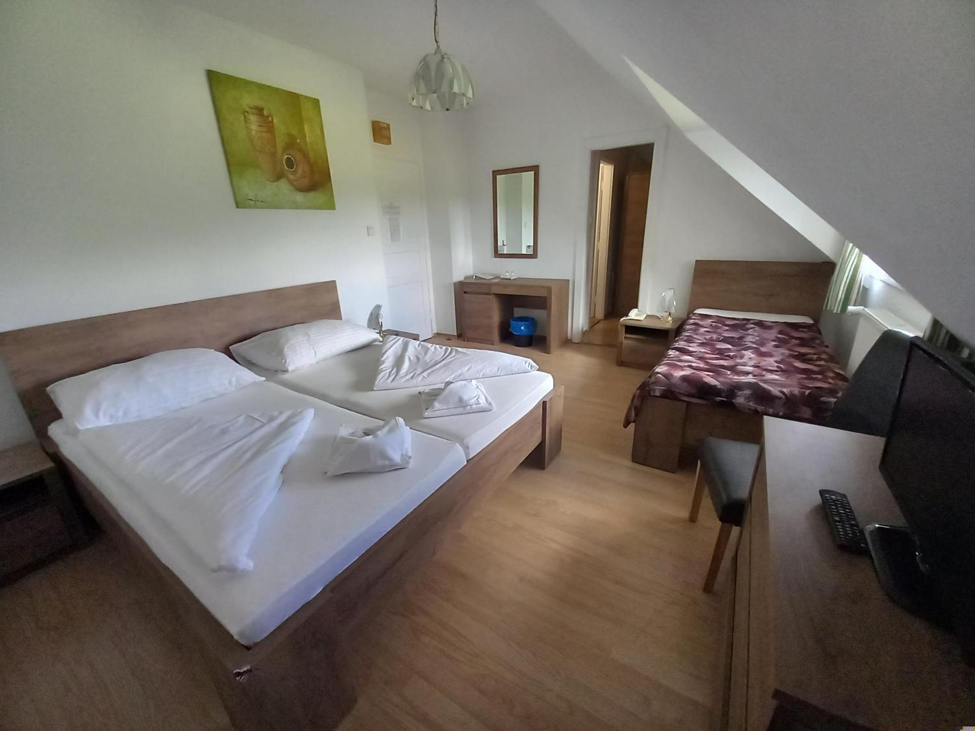 Hotel Familia Zamárdi 部屋 写真