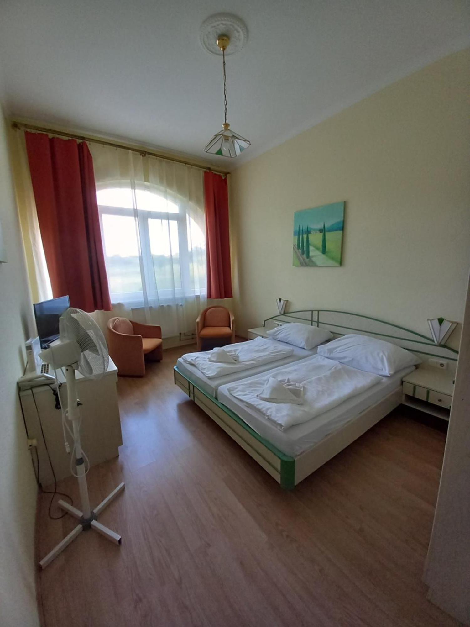 Hotel Familia Zamárdi 部屋 写真