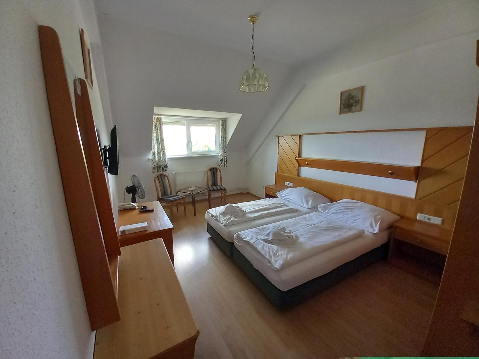 Hotel Familia Zamárdi 部屋 写真
