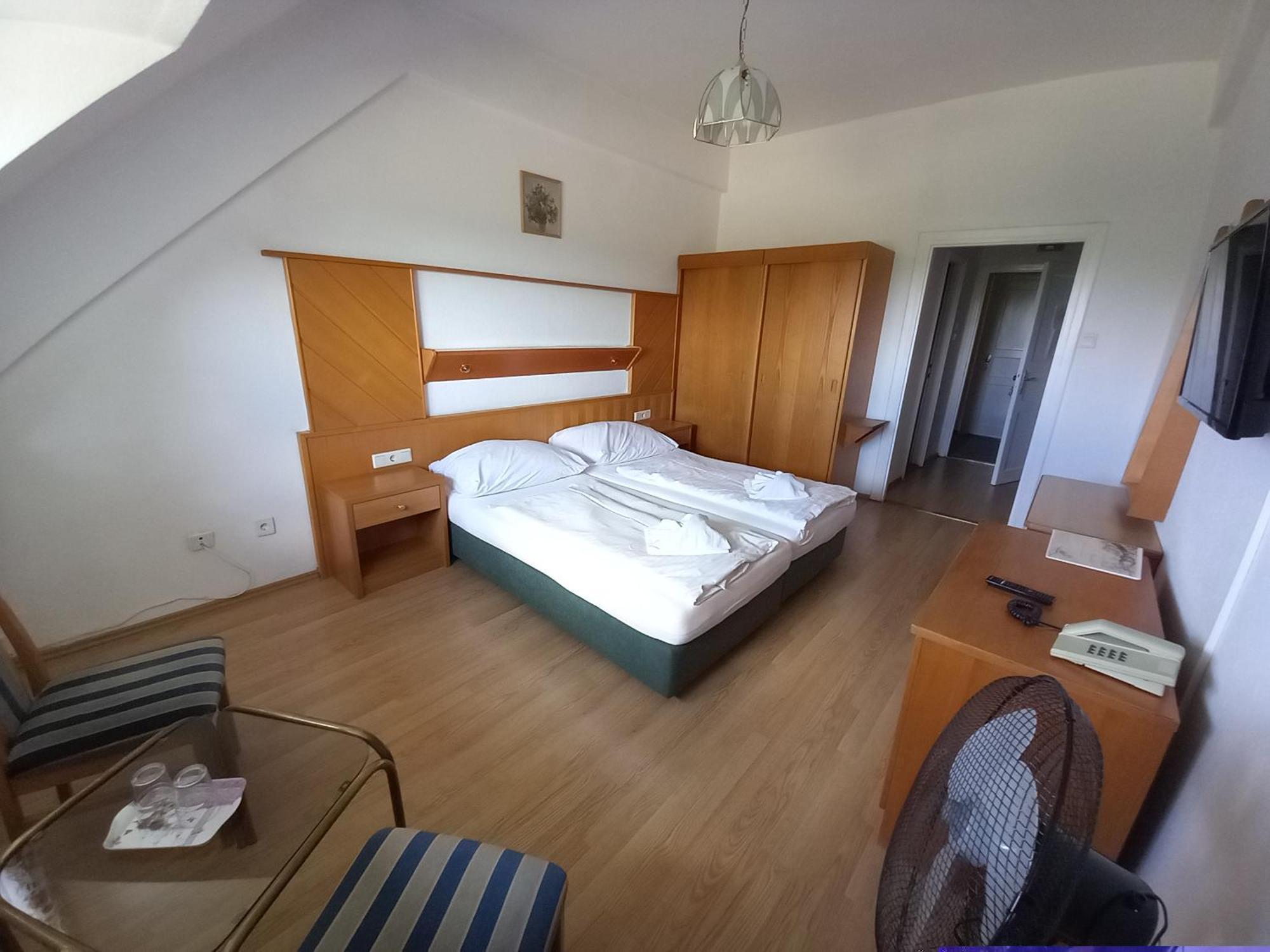 Hotel Familia Zamárdi 部屋 写真
