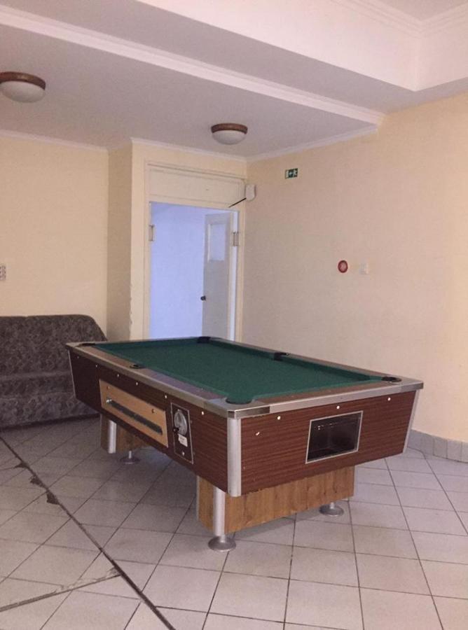 Hotel Familia Zamárdi エクステリア 写真